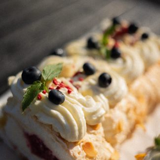 Меренговий рулет